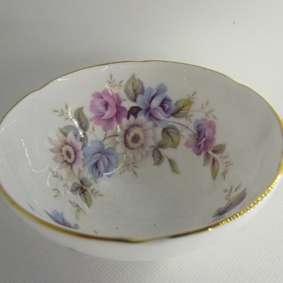 Royal Sutherland Bone China footed Teacup Blue Purple flowers gold Vtg England - Picture 5 of 6
